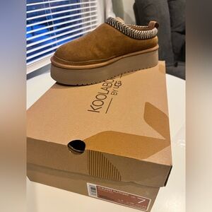 Koolaburra by UGG Brown Suede Boots